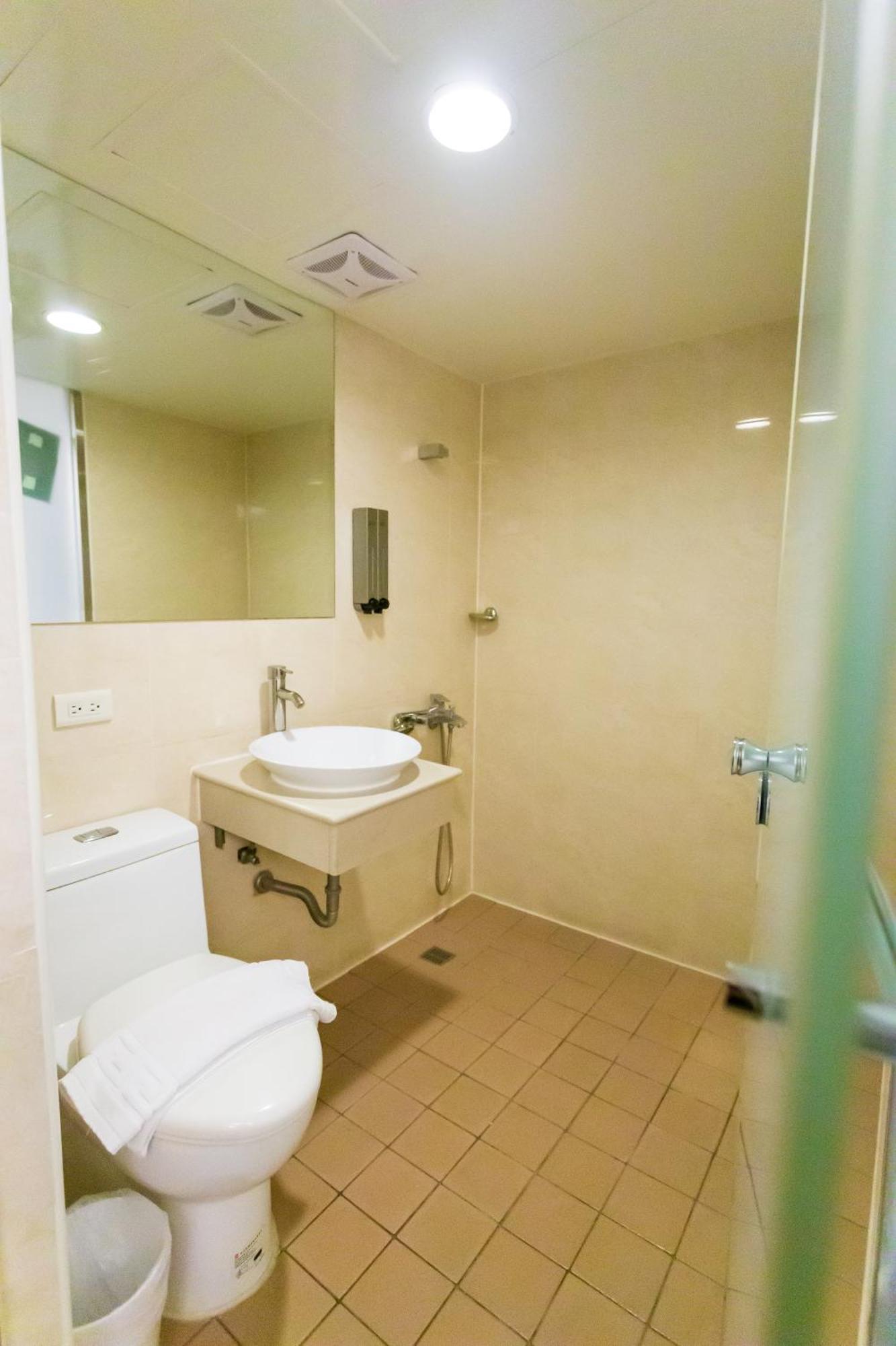 Newrise Hotel Kaohsiung Luaran gambar